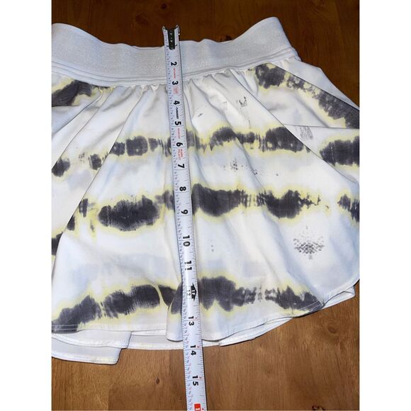 Pre-Owned Lululemon Yellow Size 4 Skort‎ Athletic Skirt - Picture 4 of 7